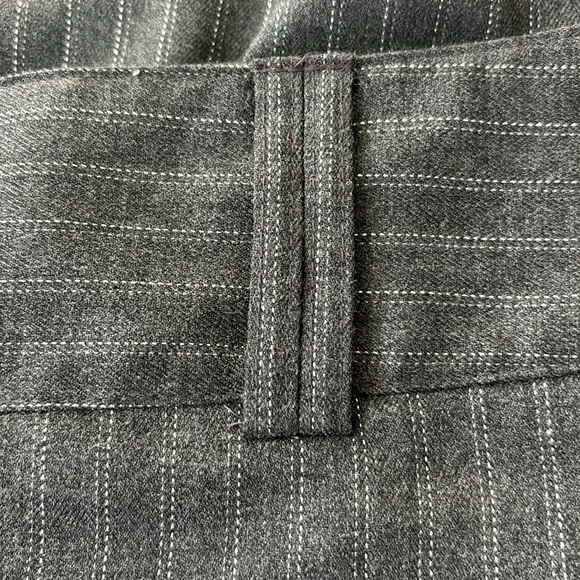 No Boundaries Women’s Pinstripe casual business pants. Size 5 gray - Picture 6 of 11